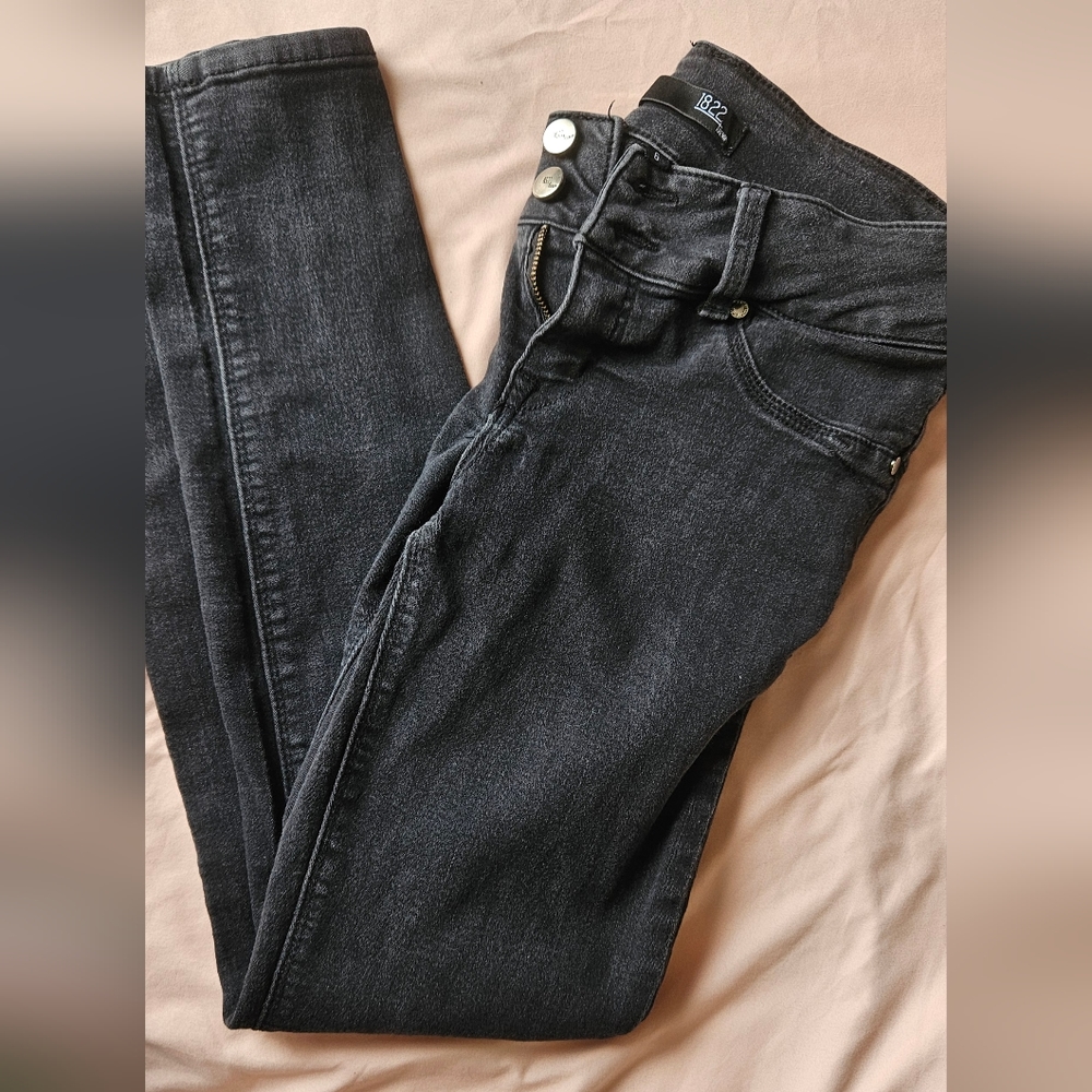 ❤️‍🔥3 for $20: 1822 stretch skinny jeans, grayish black